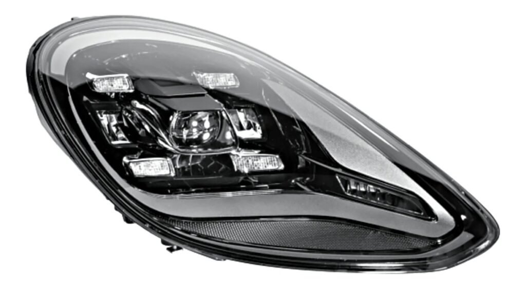 Hella priekšējais lukturis Porsche Panamera (971), labā puse, Matrix LED. OE 971941034J