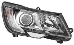Hella priekšējais lukturis Škoda Superb (II), labā puse, halogēns. OE 3T1941016F
